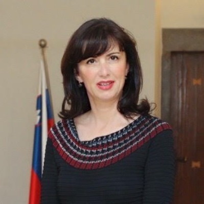 dr. Mateja Škabar