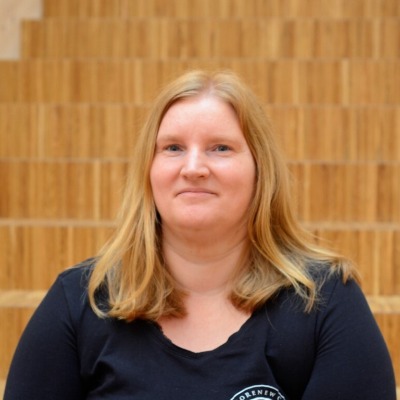 dr. Ana Slavec